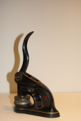 AEL12 - Antique Embosser 12