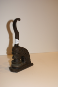 LHE5 - Antique Lion Head Embosser 5