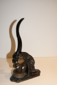 LHE9 - Antique Lion Head Embosser 9