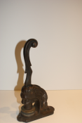 LHE10 - Antique Lion Head Embosser 10