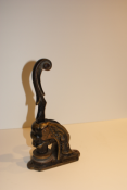 LHE11 - Antique Lion Head Embosser 11 